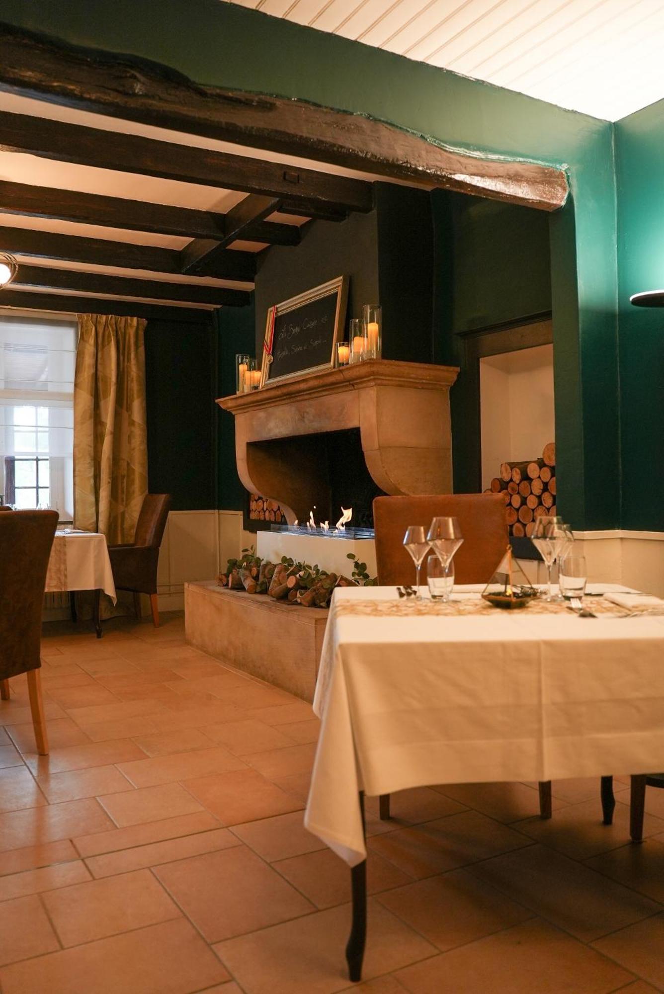 Hotel Logis Le Relais De La Voie Sacree Issoncourt Exteriér fotografie